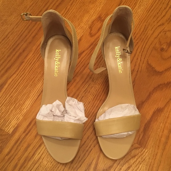 Kelly & Katie Shoes - Preloved Nude Leather Kitten Heels Sz 8